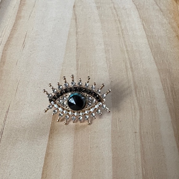 Glamorous Gold and Black Eye Brooch - Picture 2 of 4